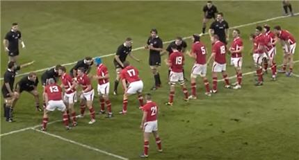 Overhead snapshot of the 13-player lineout between Wales and the All Blacks